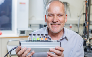 Israeli researchers form smallest-ever light source with switchable colors Israeli researchers form smallest-ever light source with switchable colors