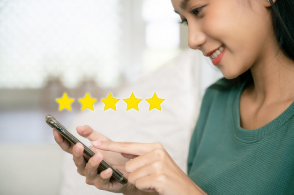 Gender Rating Gap in Online Reviews Study Reveals Women are Less Likely to Share Negative Experiences