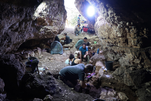 Close Encounters of the Third Kind: Neanderthal and Homo sapiens Interactions in the Mid-Middle Palaeolithic (130,000–80,000 years ago)