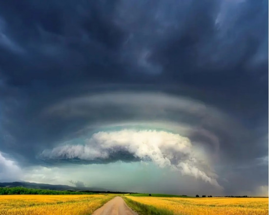 Electric Field Signals Reveal Early Warnings for Extreme Weather, Study Reveals